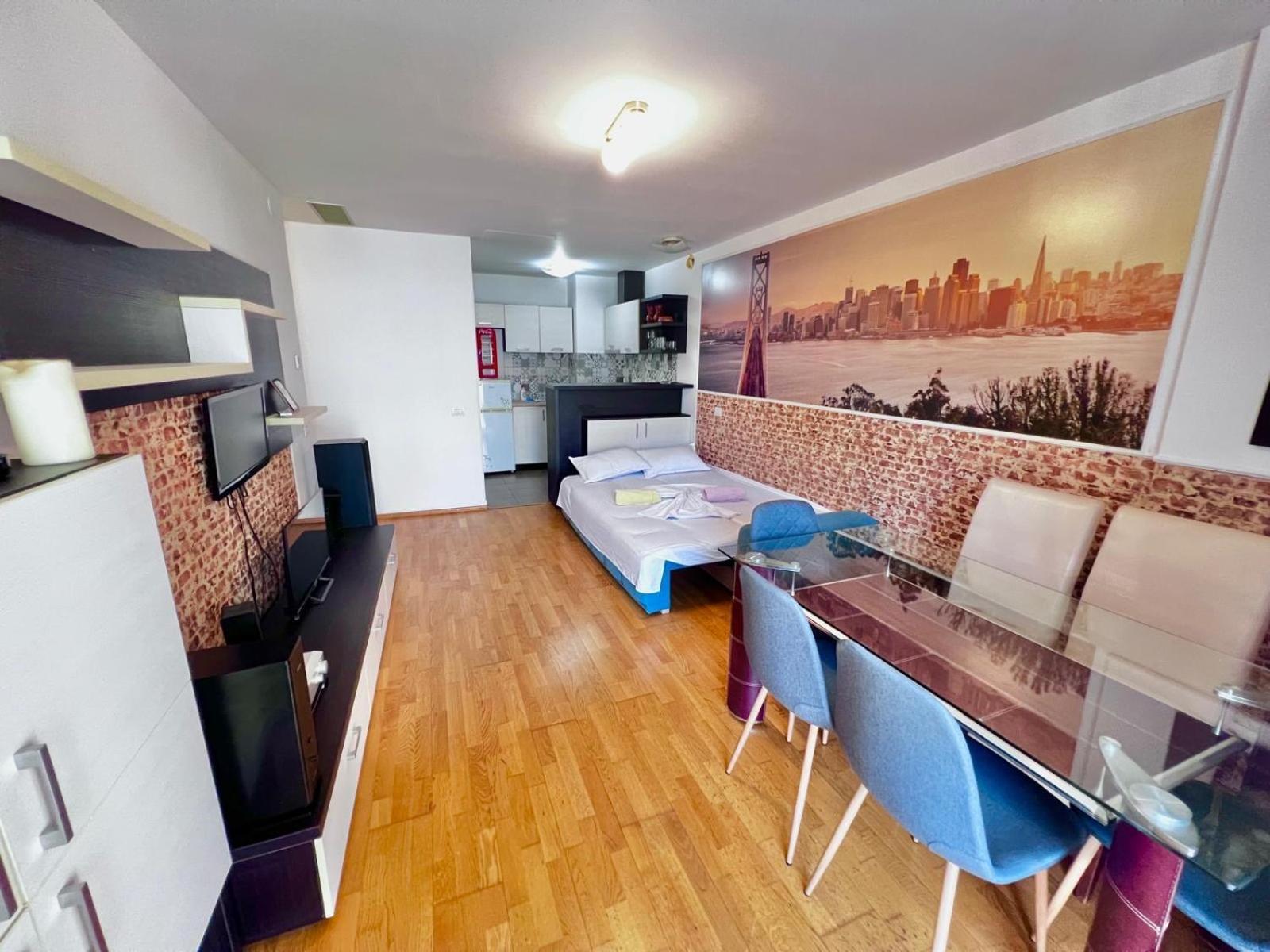 Coralia Luna Park Apartments Mamaia Room photo