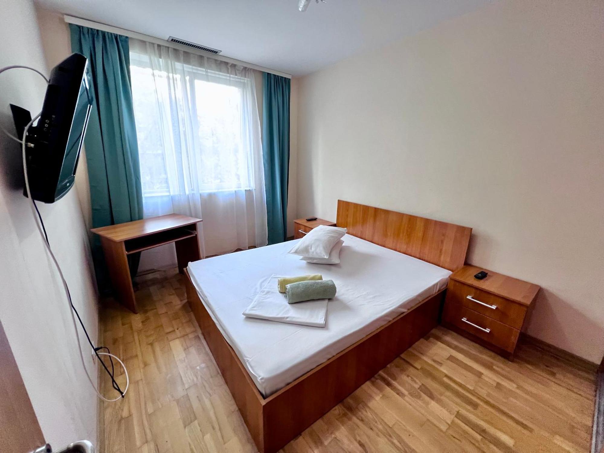 Coralia Luna Park Apartments Mamaia Exterior photo